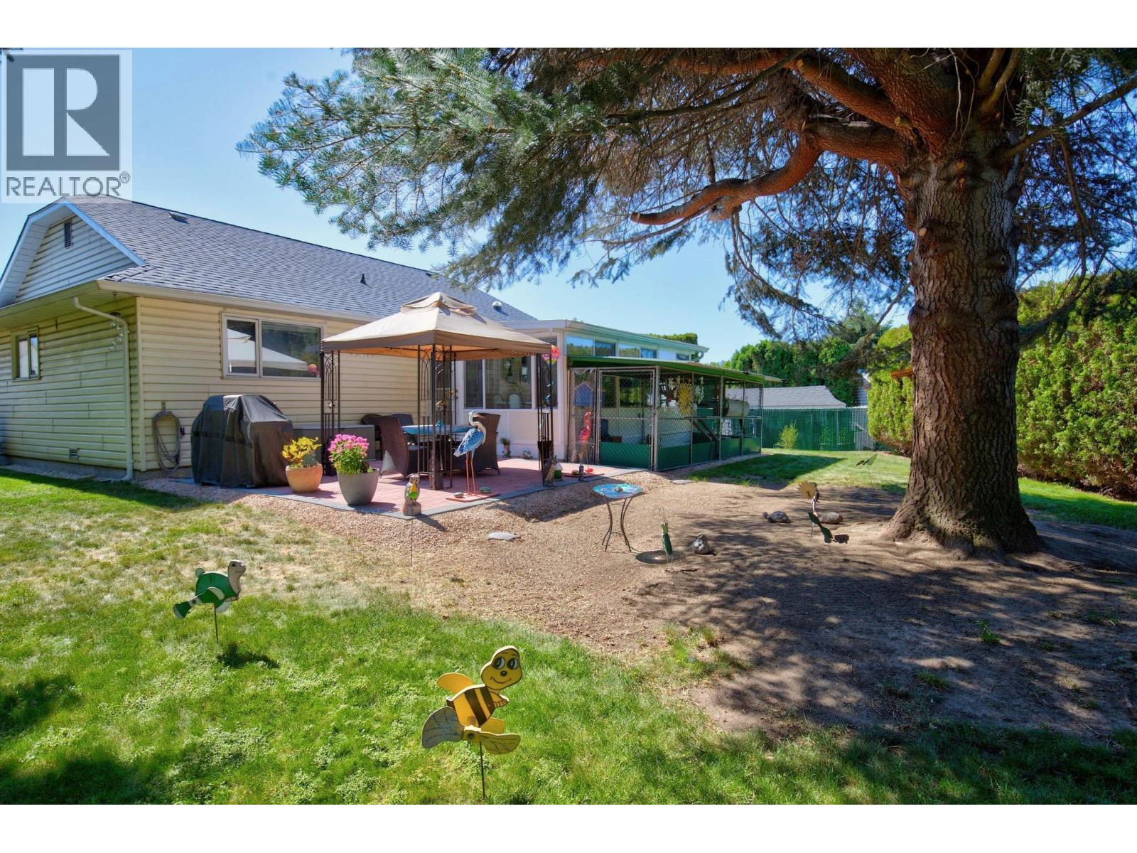 402 Houghton Court, Kelowna, British Columbia  V1X 7C7 - Photo 6 - 10392791