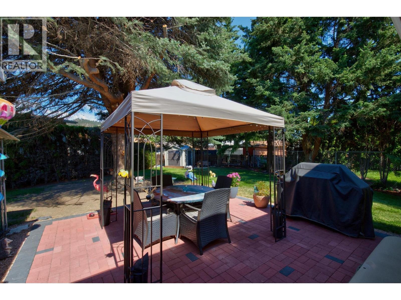 402 Houghton Court, Kelowna, British Columbia  V1X 7C7 - Photo 9 - 10392791