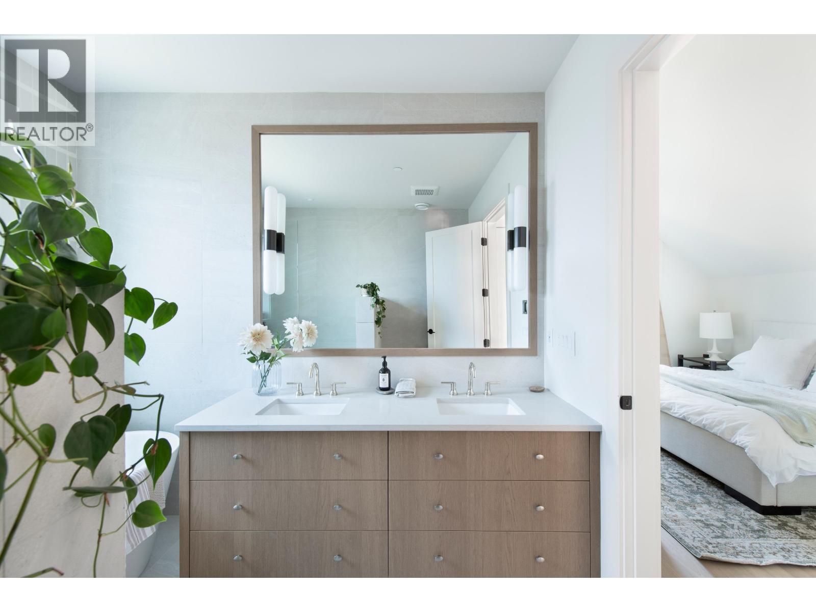 2 2115 W 18th Avenue, Vancouver, British Columbia  V6L 1A3 - Photo 17 - R3138600