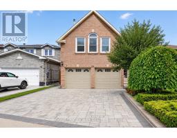 25 VALLEY CENTRE DRIVE, Toronto, Ontario