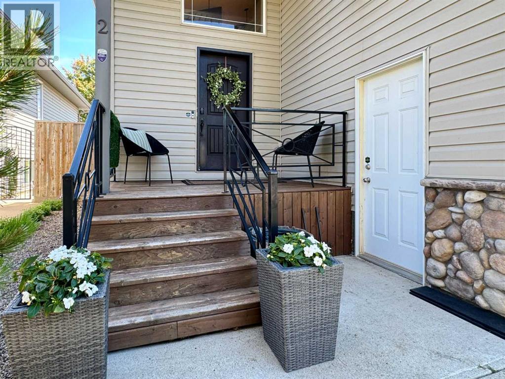 2 Riverbrook Close W, Lethbridge, Alberta  T1K 7P2 - Photo 3 - A2298066