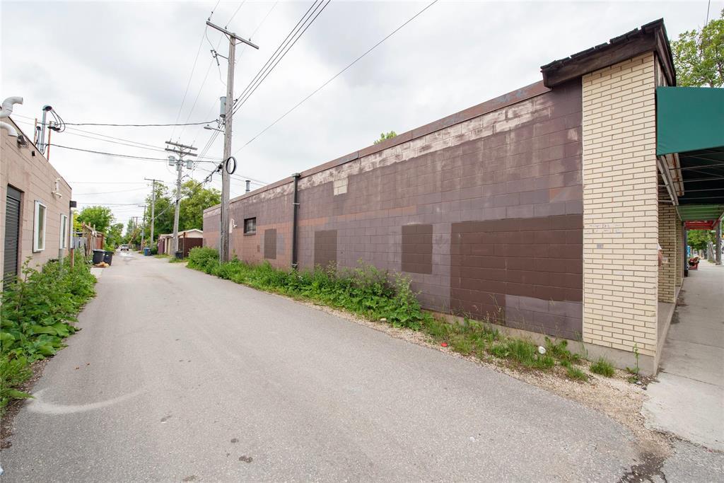 708 Ellice Avenue, Winnipeg, Manitoba  R3G 0B1 - Photo 15 - 202614963