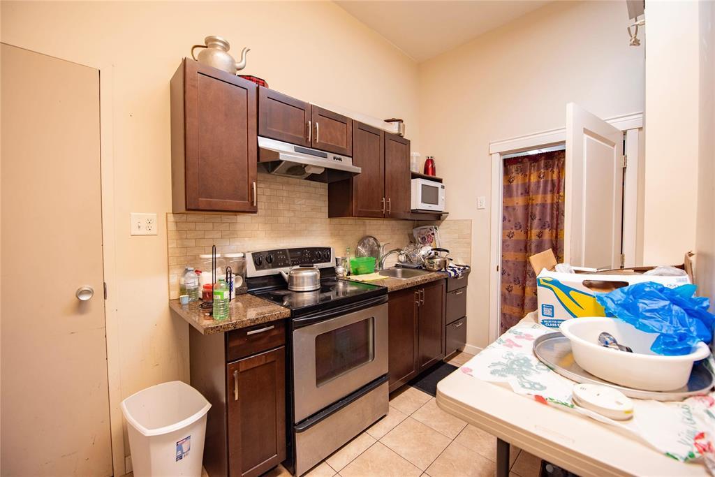 708 Ellice Avenue, Winnipeg, Manitoba  R3G 0B1 - Photo 4 - 202614963