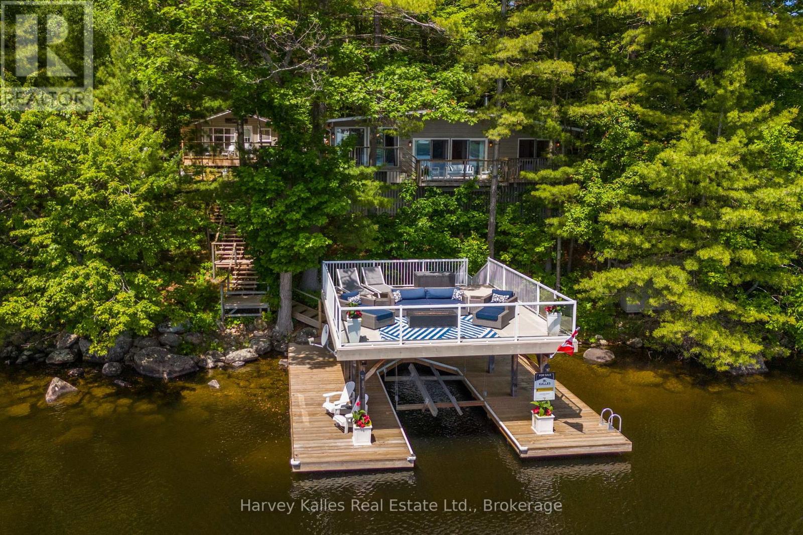 1043 MUSKOKA CRESCENT ROAD, Bracebridge, Ontario