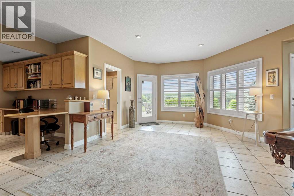 13 Discovery Rise Sw, Calgary, Alberta  T3H 4N6 - Photo 35 - A2322070