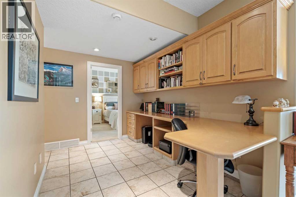 13 Discovery Rise Sw, Calgary, Alberta  T3H 4N6 - Photo 36 - A2322070