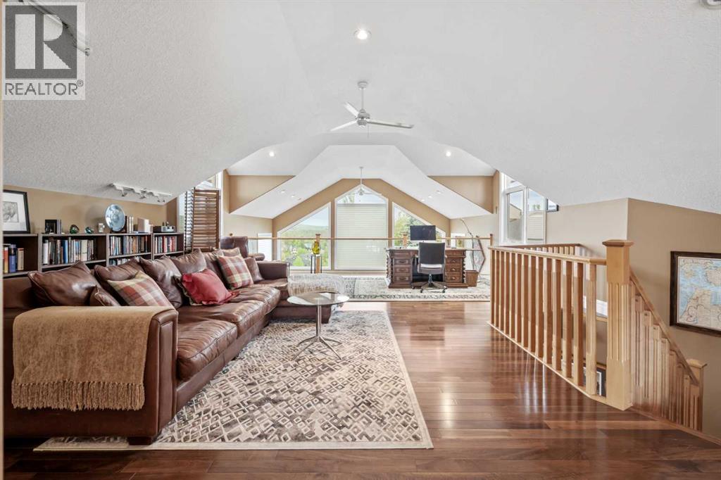 13 Discovery Rise Sw, Calgary, Alberta  T3H 4N6 - Photo 23 - A2322070