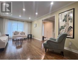 84 ABBEYWOOD TRAIL, Toronto, Ontario