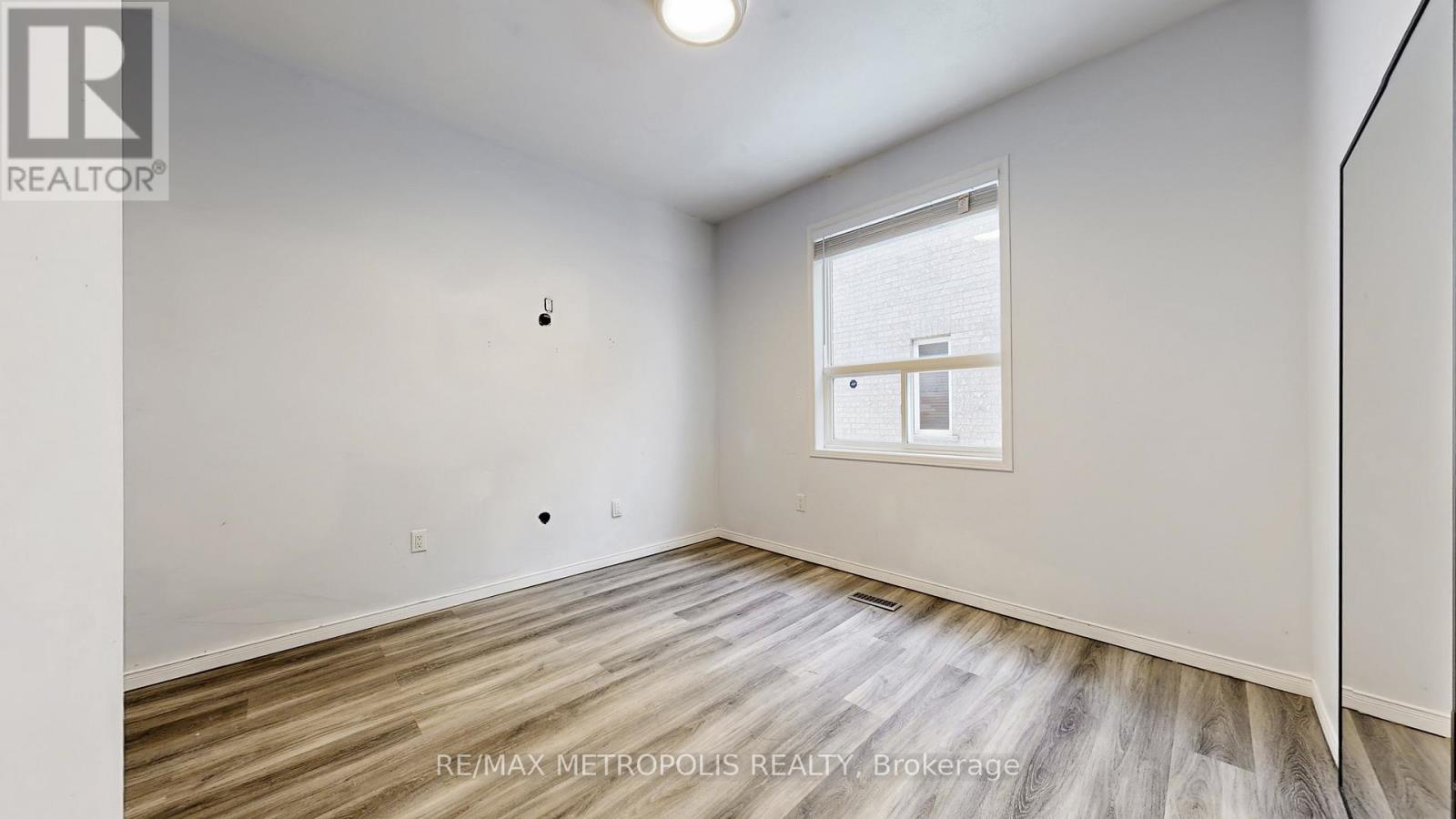 183 Valmont Court, Hamilton, Ontario  L9G 5A1 - Photo 22 - X13491294