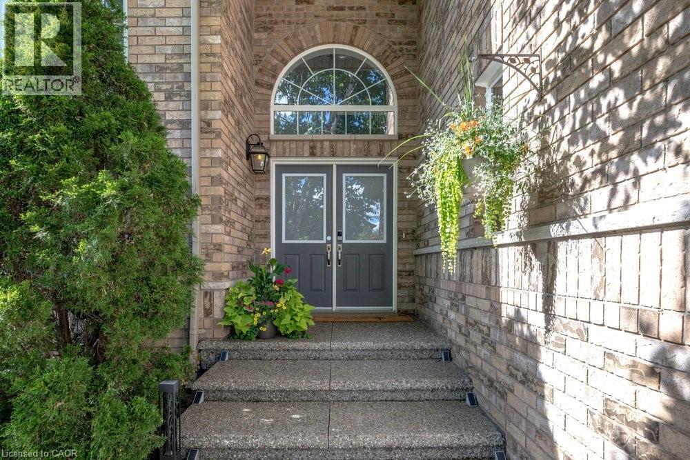 126 Davidson Boulevard, Dundas, Ontario  L9H 7M5 - Photo 2 - 40842977