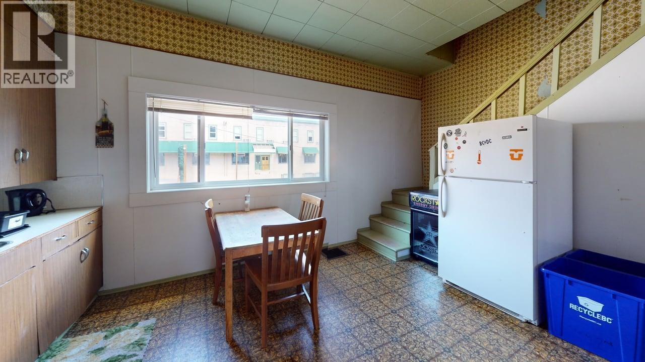 1999 Second Avenue, Rossland, British Columbia  V0G 1Y0 - Photo 30 - 10392665