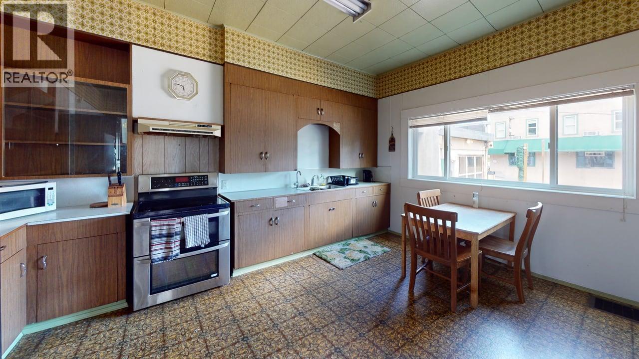 1999 Second Avenue, Rossland, British Columbia  V0G 1Y0 - Photo 29 - 10392665