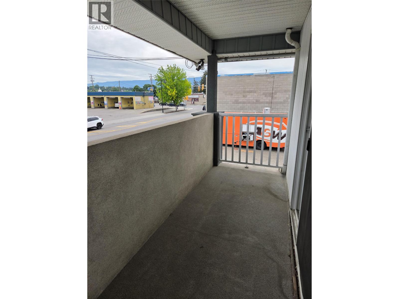 4306 29 Street, Vernon, British Columbia  V1T 5B8 - Photo 9 - 10392333
