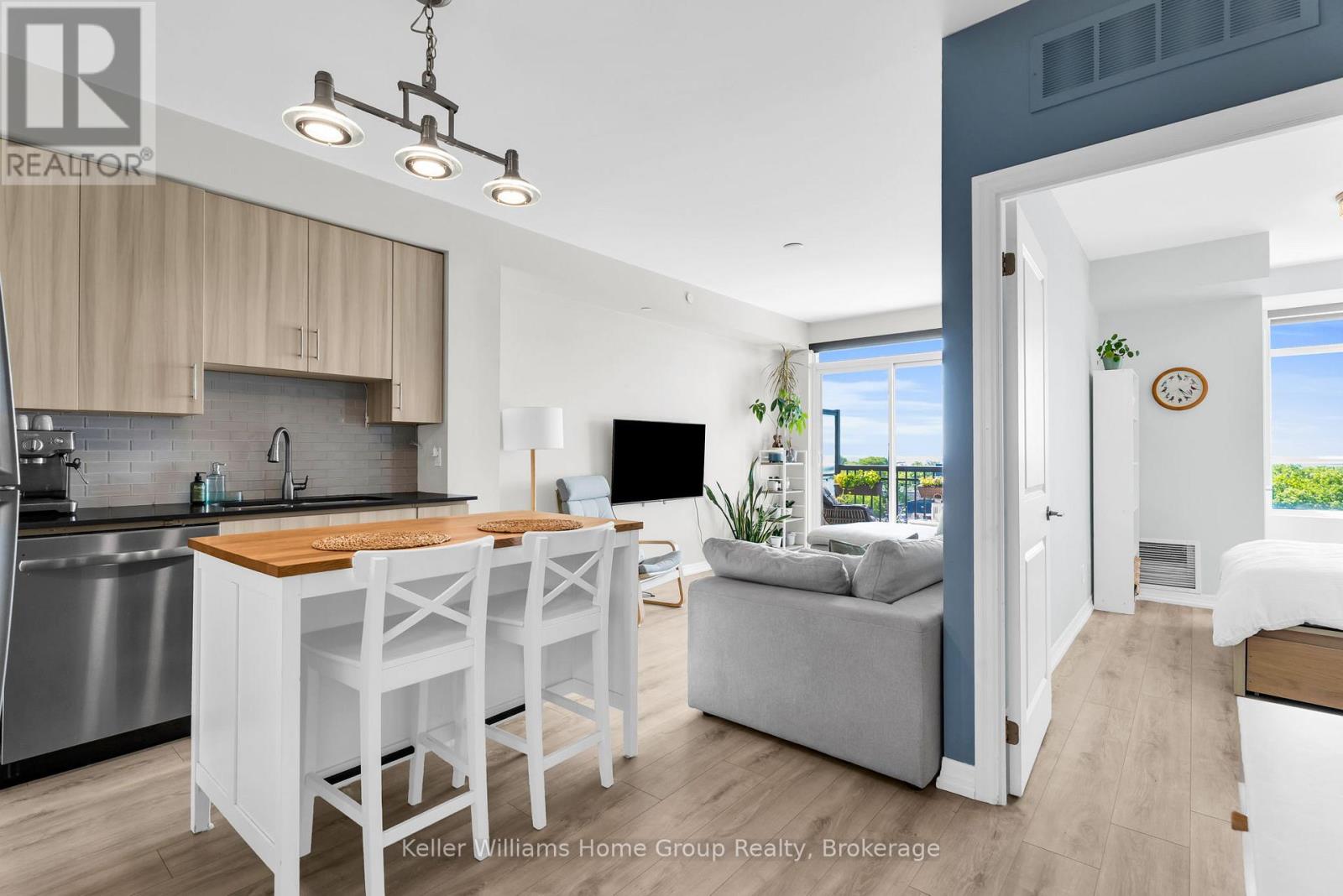 705 - 3563 Lake Shore Boulevard W, Toronto, Ontario  M8W 0A3 - Photo 5 - W13491332