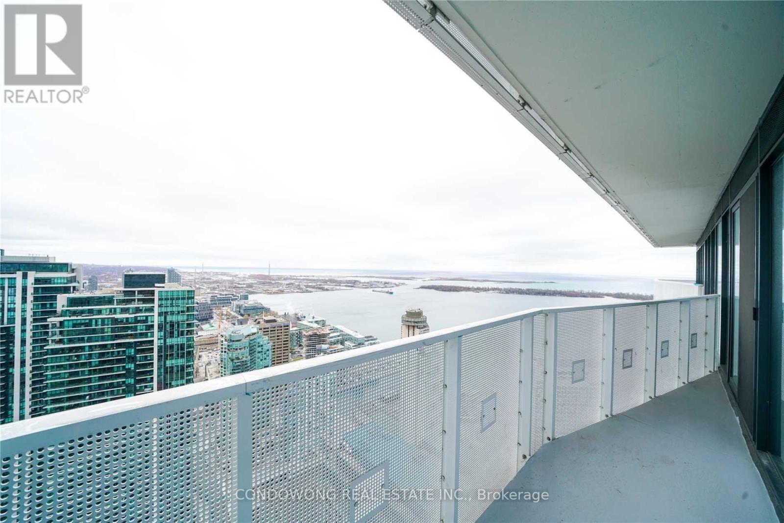 5706 - 88 Harbour Street, Toronto, Ontario  M5J 0C3 - Photo 10 - C13491402
