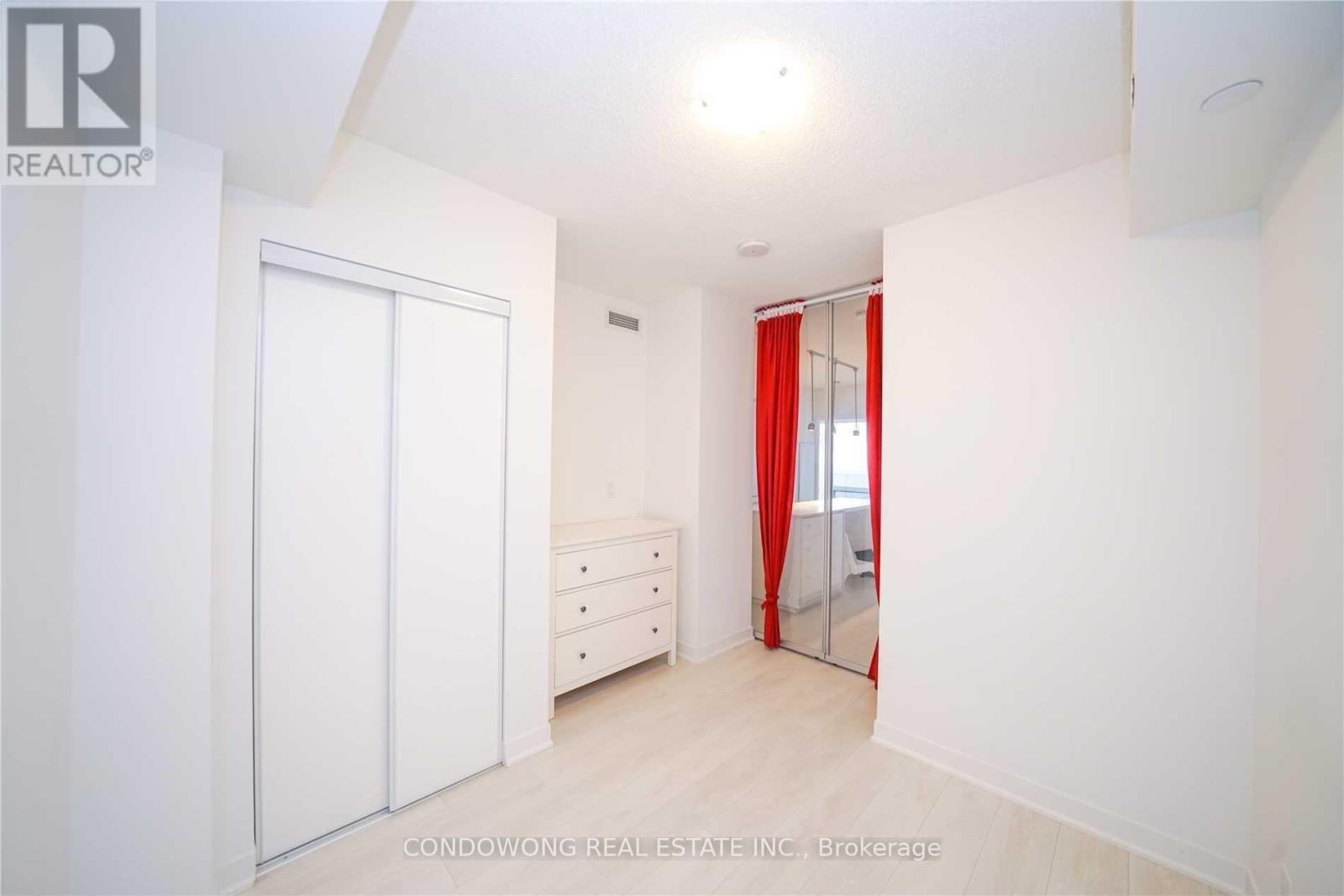 5706 - 88 Harbour Street, Toronto, Ontario  M5J 0C3 - Photo 7 - C13491402