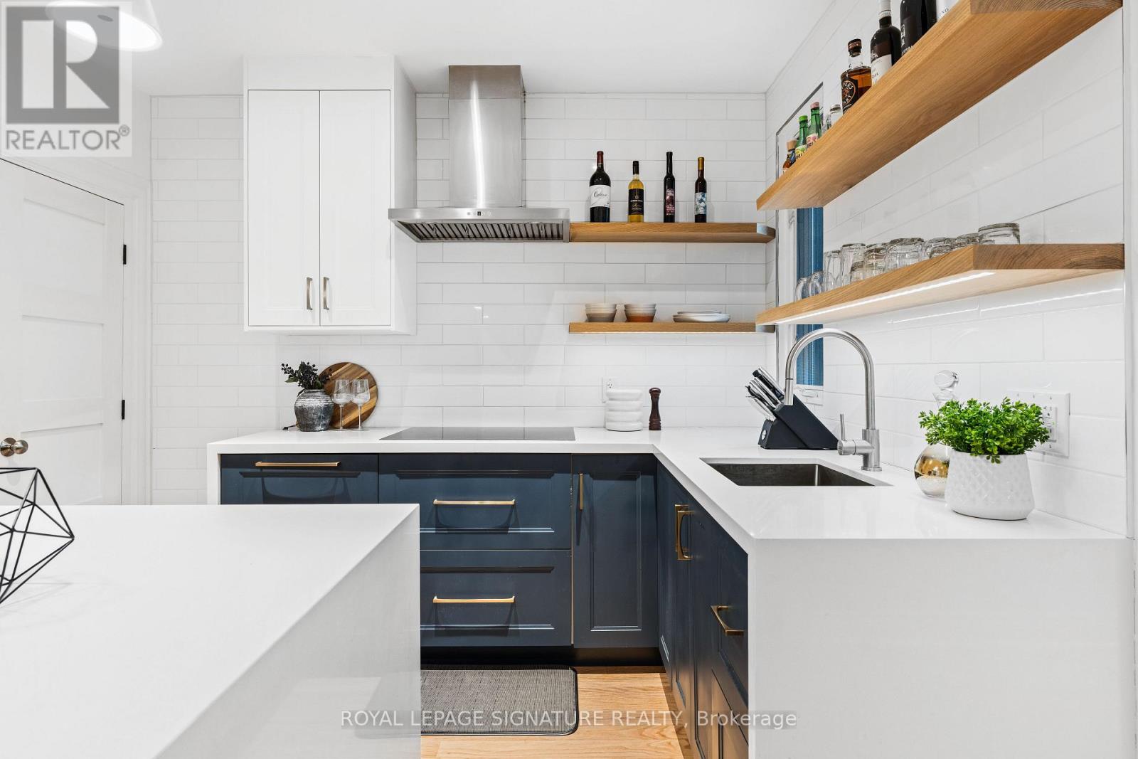 342 Logan Avenue, Toronto, Ontario  M4M 2N7 - Photo 14 - E13491348