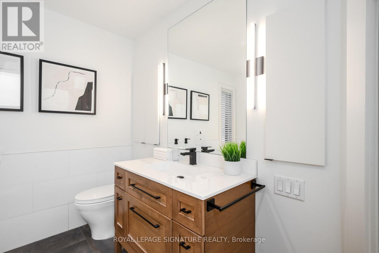 342 Logan Avenue, Toronto, Ontario  M4M 2N7 - Photo 25 - E13491348