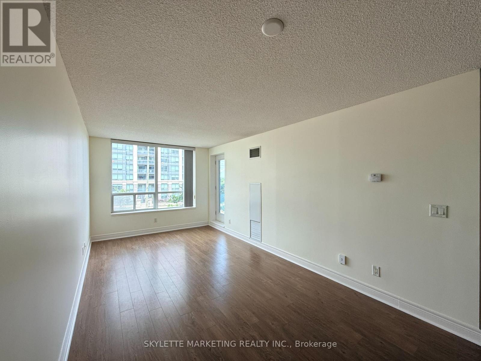 310 - 62 Suncrest Boulevard, Markham (Commerce Valley), Ontario  L3T 7Y6 - Photo 5 - N13491344