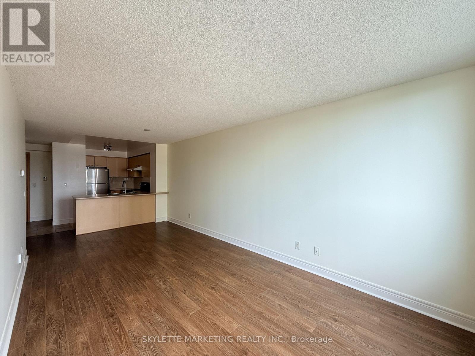 310 - 62 Suncrest Boulevard, Markham (Commerce Valley), Ontario  L3T 7Y6 - Photo 7 - N13491344