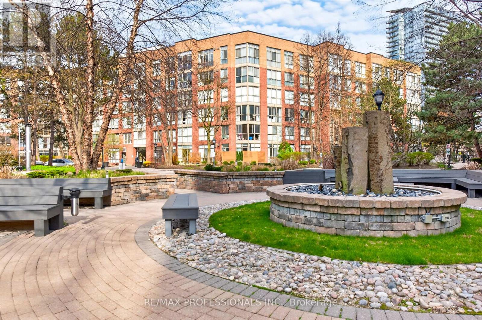 620 - 20 SOUTHPORT STREET, Toronto, Ontario