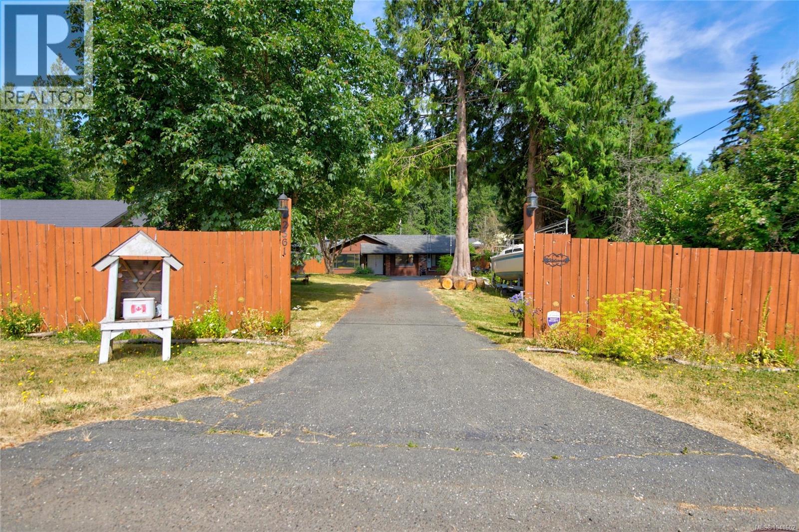 2561 Mabley Rd, Courtenay, British Columbia  V9N 9K2 - Photo 2 - 1041602