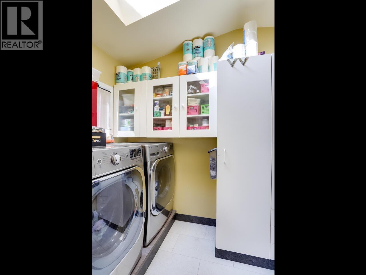 960 Porter Street, Coquitlam, British Columbia  V3J 5C2 - Photo 9 - R3077325