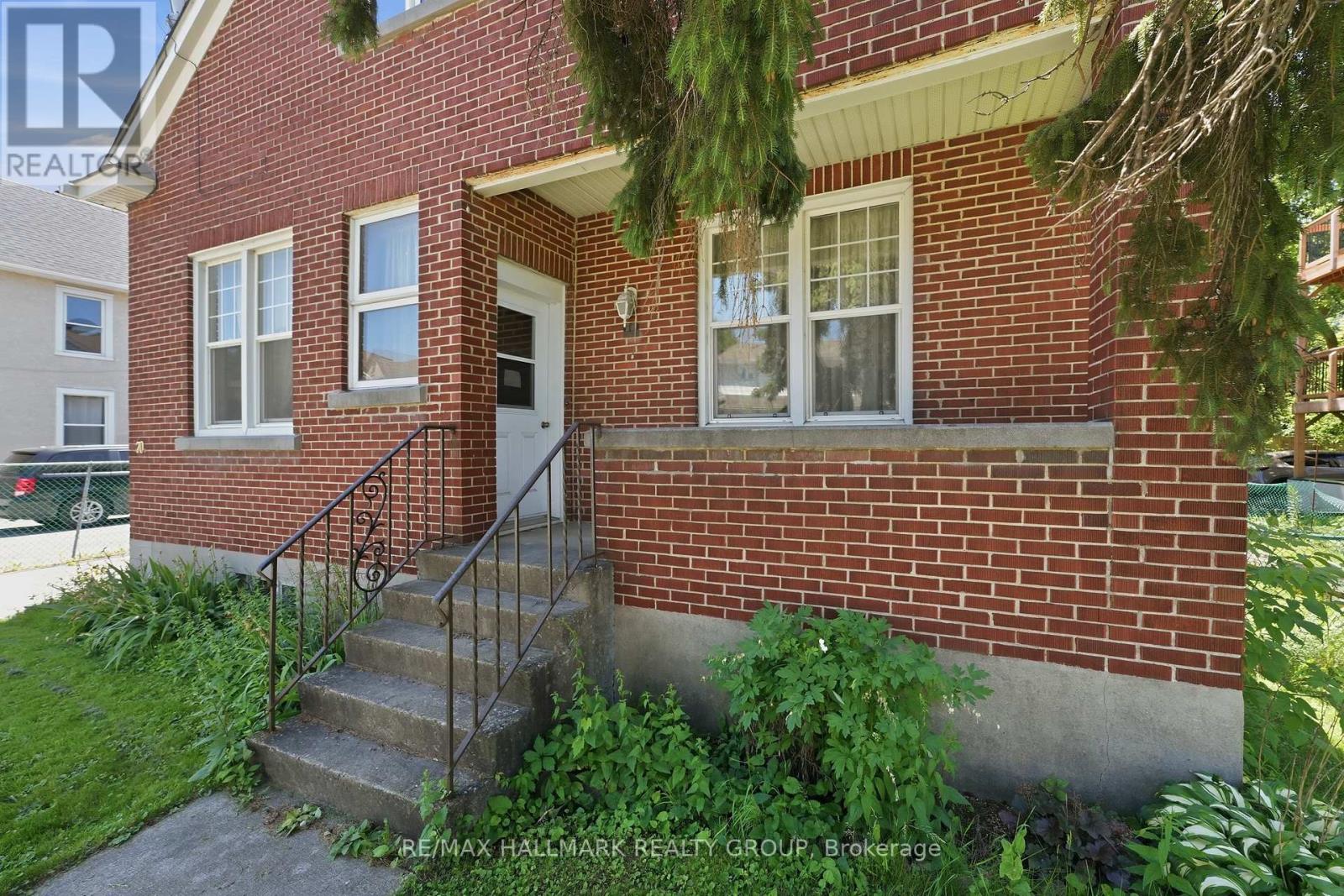 70 Queen Mary Street, Ottawa, Ontario  K1K 1X7 - Photo 3 - X13491502