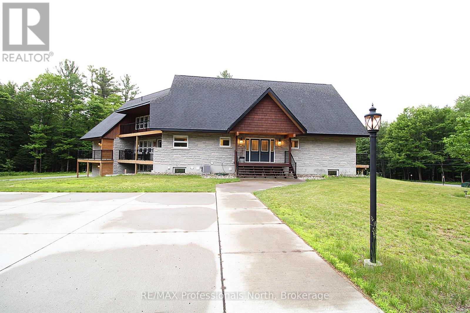 1196 RAVENSCLIFFE ROAD, Huntsville, Ontario