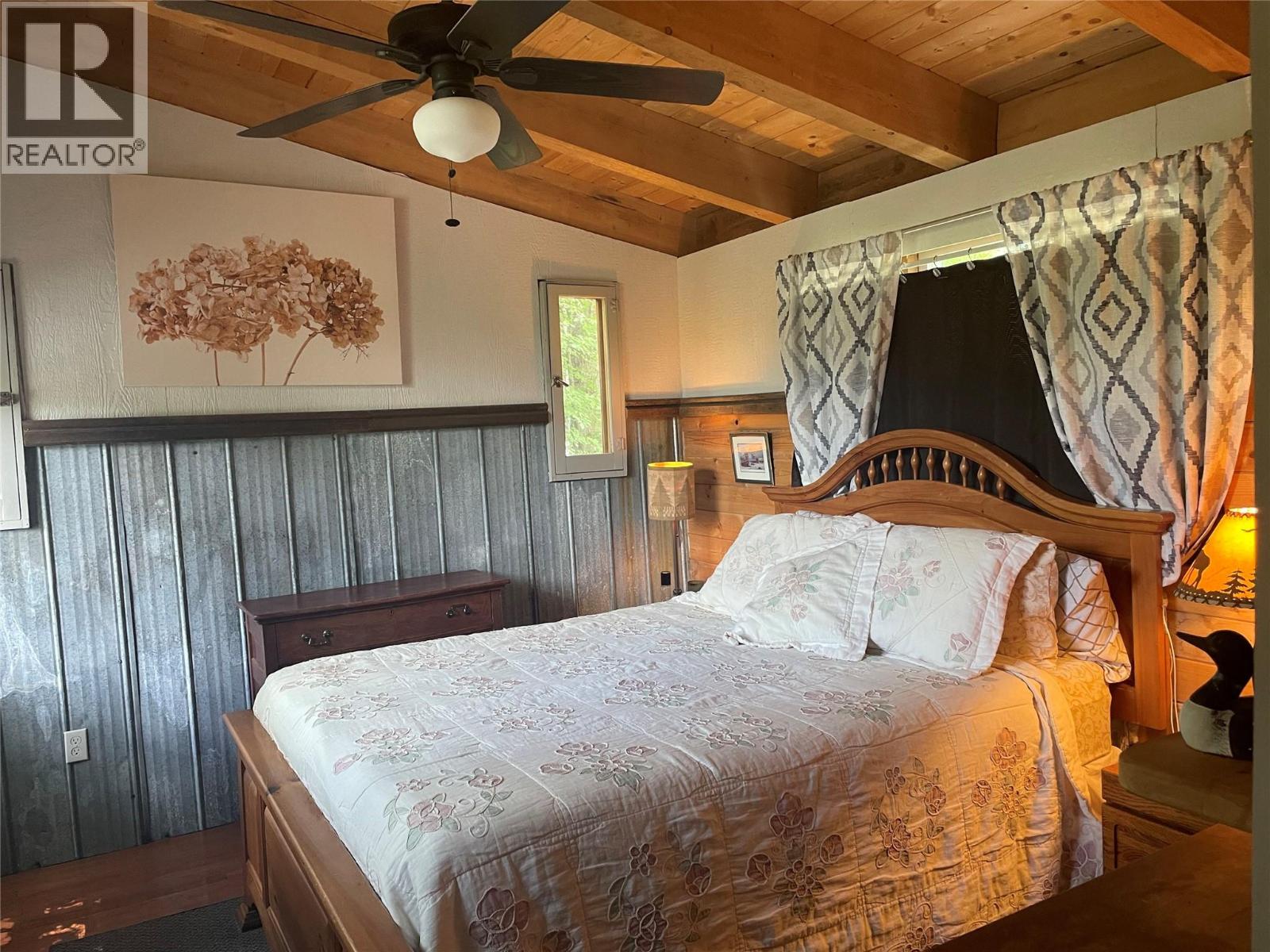 8825 Highway 3/95, Yahk, British Columbia  V0B 2P0 - Photo 4 - 10392677