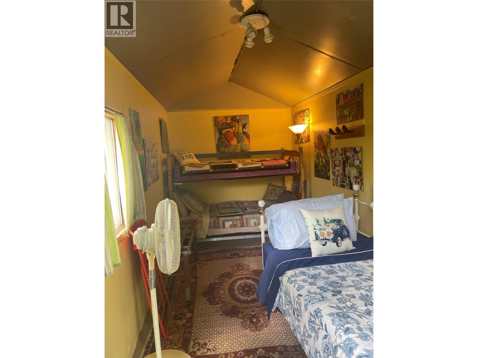 8825 Highway 3/95, Yahk, British Columbia  V0B 2P0 - Photo 30 - 10392677