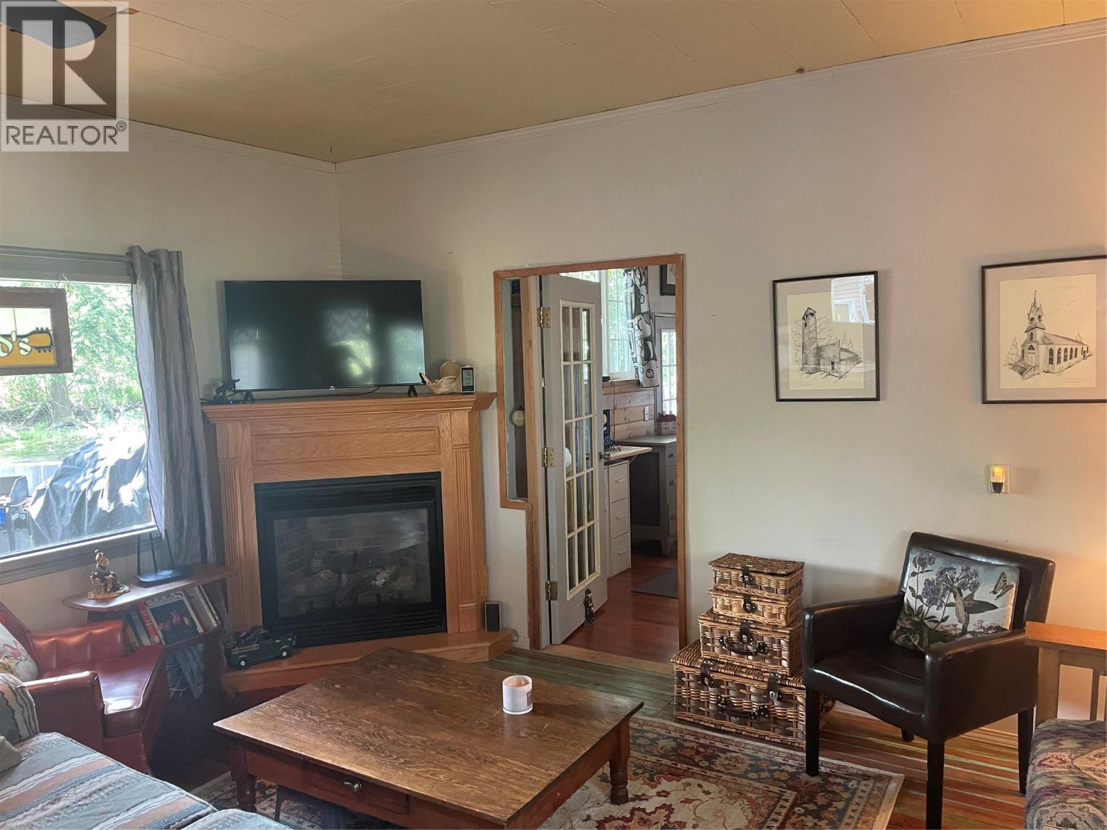 8825 Highway 3/95, Yahk, British Columbia  V0B 2P0 - Photo 7 - 10392677