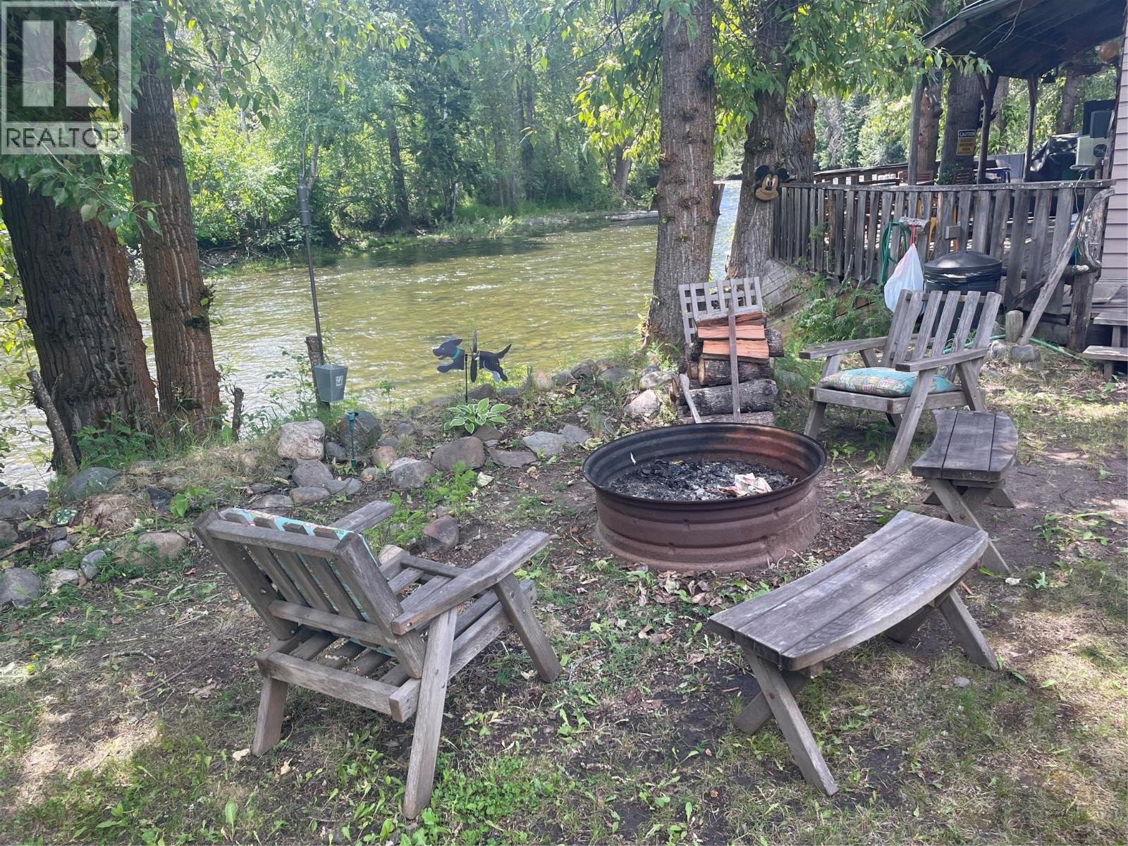 8825 Highway 3/95, Yahk, British Columbia  V0B 2P0 - Photo 32 - 10392677