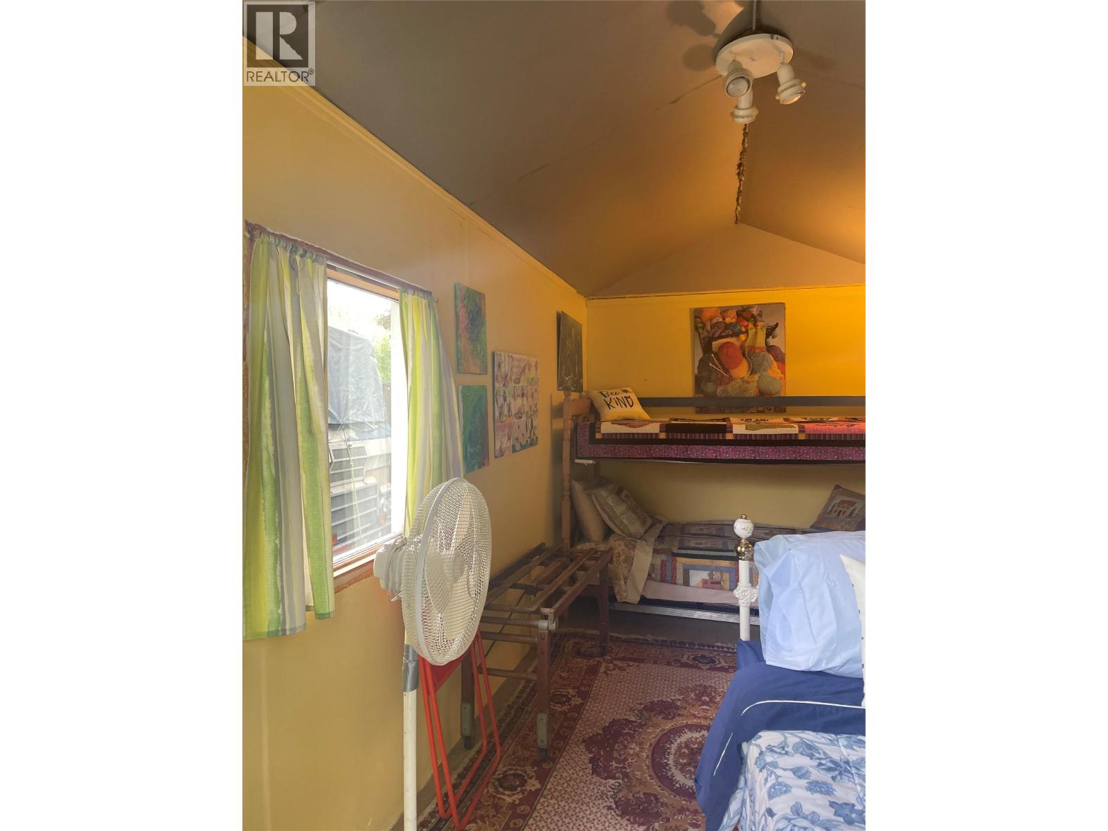 8825 Highway 3/95, Yahk, British Columbia  V0B 2P0 - Photo 31 - 10392677