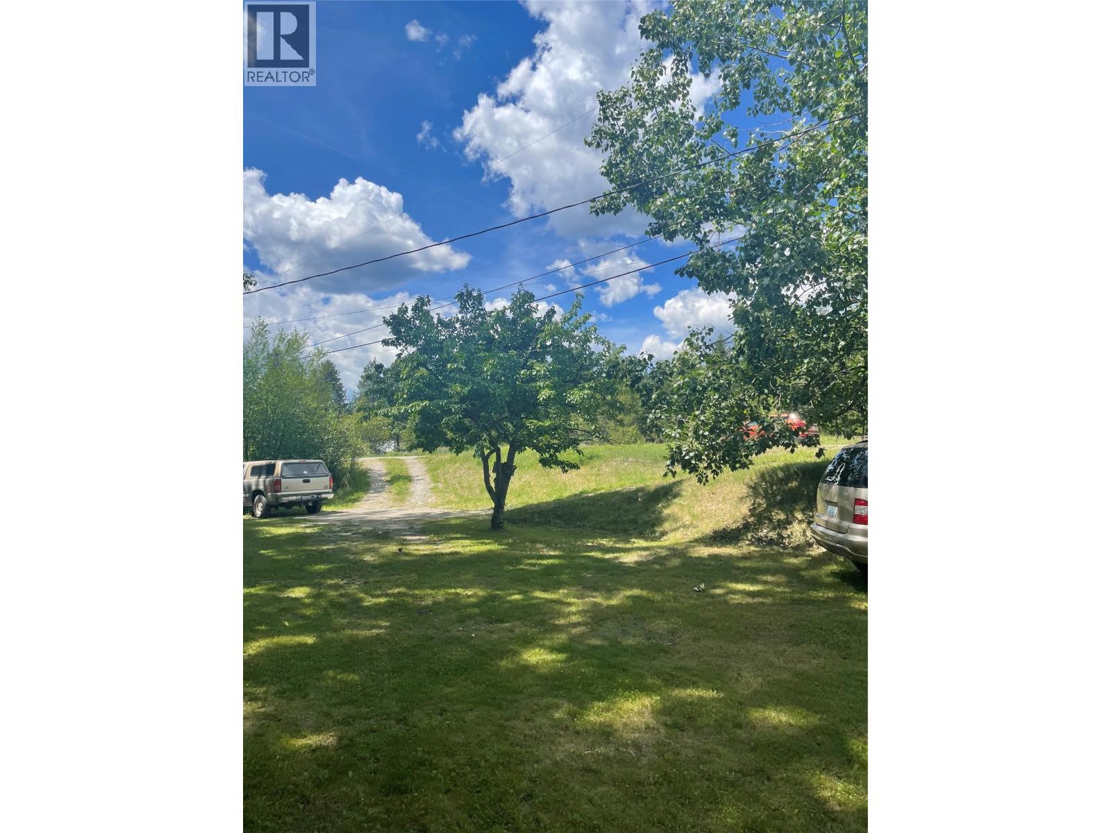8825 Highway 3/95, Yahk, British Columbia  V0B 2P0 - Photo 35 - 10392677