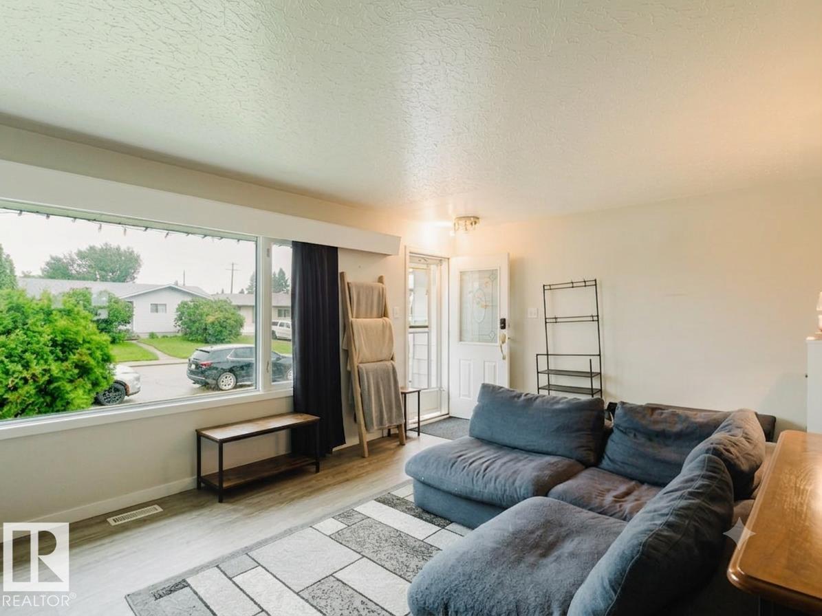 7515 130 Av NW, Edmonton, Alberta  T5C 1Y3 - Photo 3 - E4495722