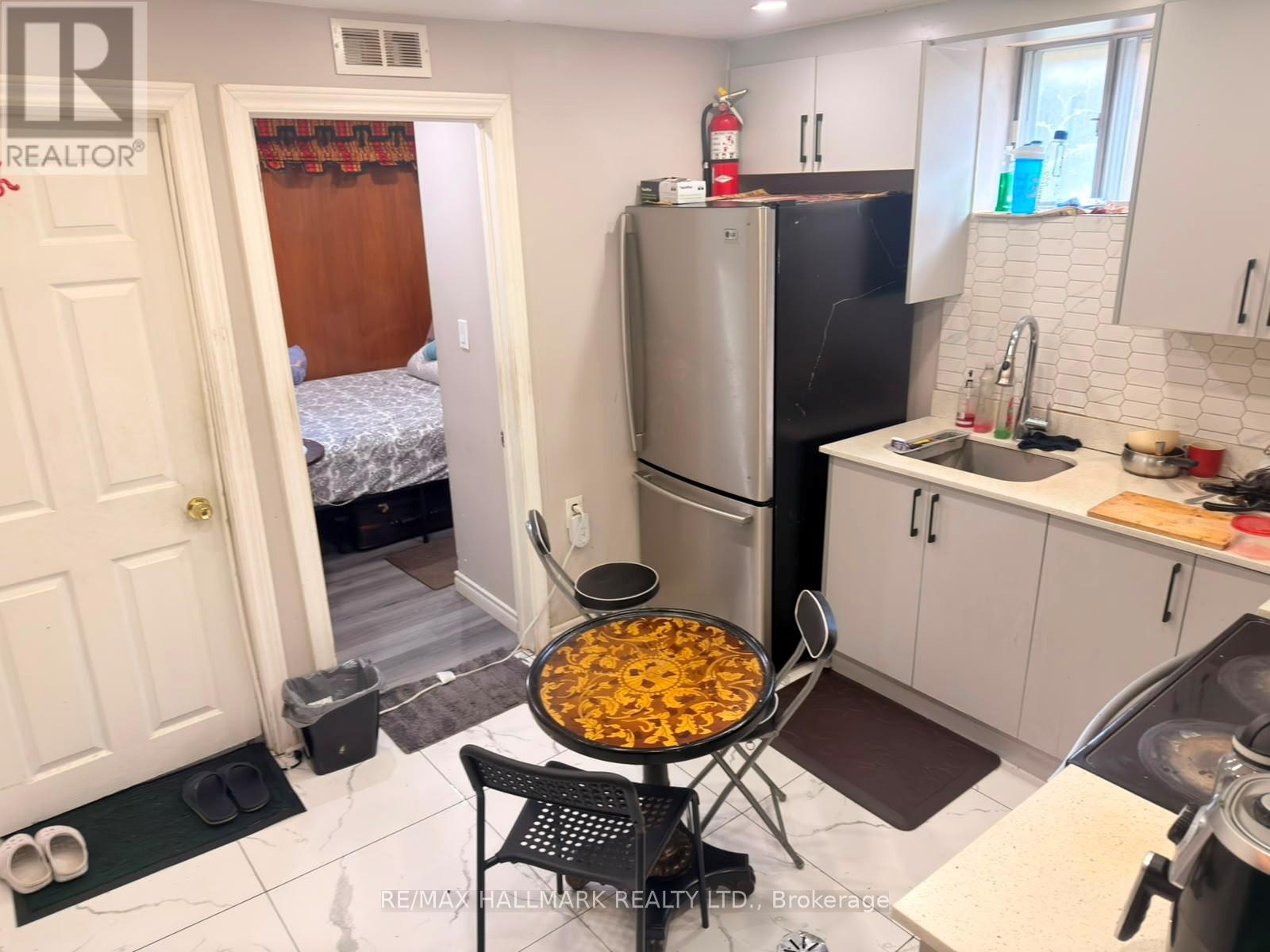 BASEMENT - 240 VAUXHALL DRIVE, Toronto, Ontario