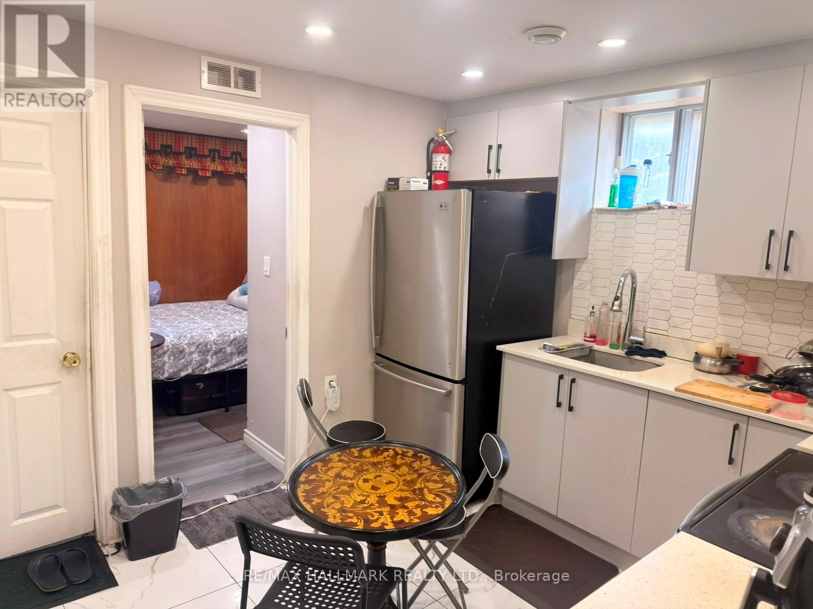 Basement - 240 Vauxhall Drive, Toronto, Ontario  M1P 1R7 - Photo 3 - E13491480