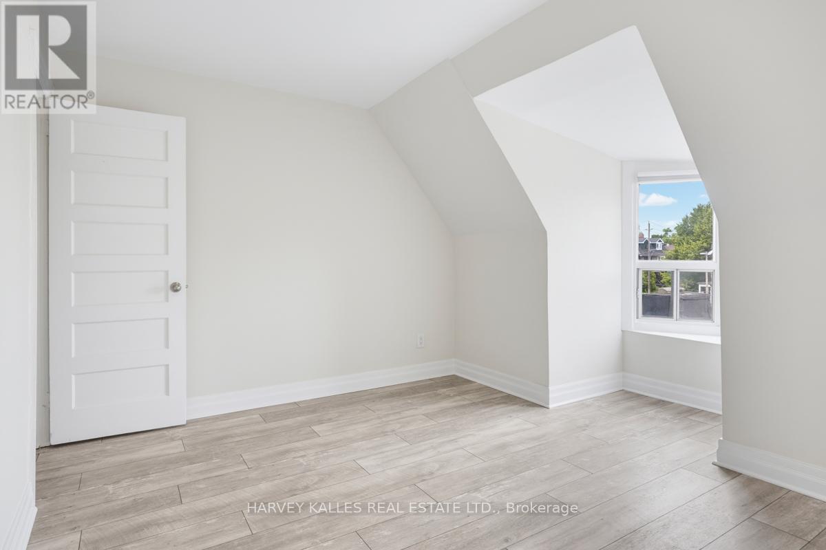 Upper - 910 Bloor Street W, Toronto, Ontario  M6H 1L1 - Photo 16 - W13466090