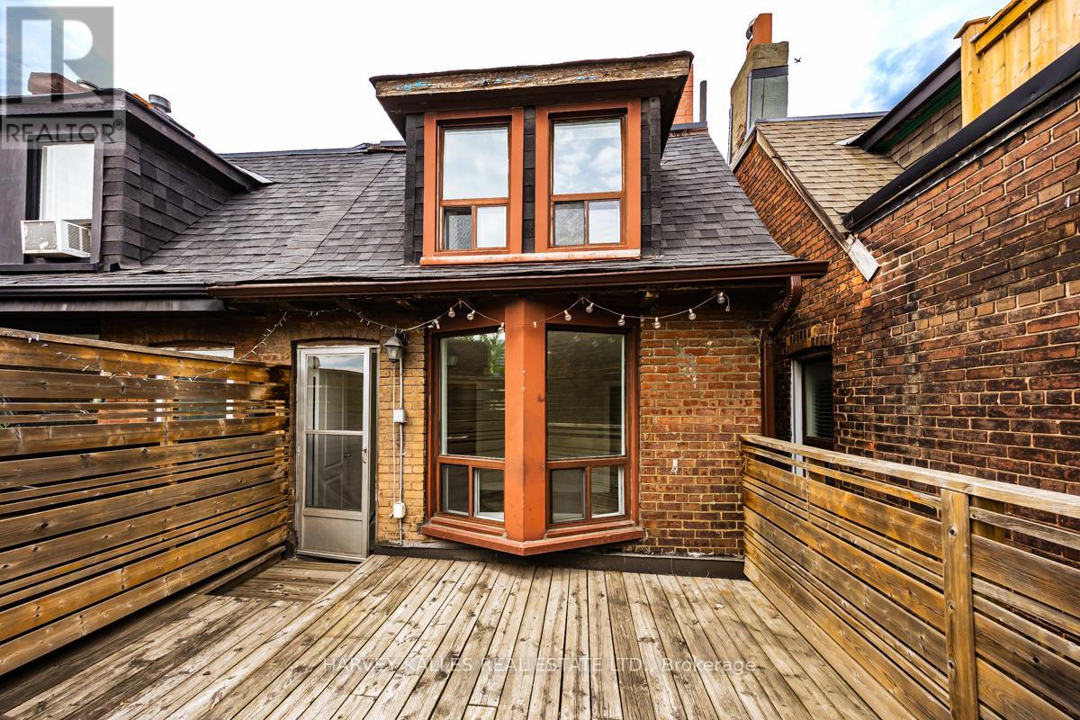 Upper - 910 Bloor Street W, Toronto, Ontario  M6H 1L1 - Photo 12 - W13466090