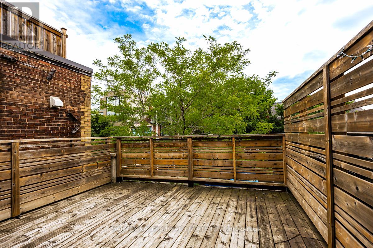 Upper - 910 Bloor Street W, Toronto, Ontario  M6H 1L1 - Photo 10 - W13466090