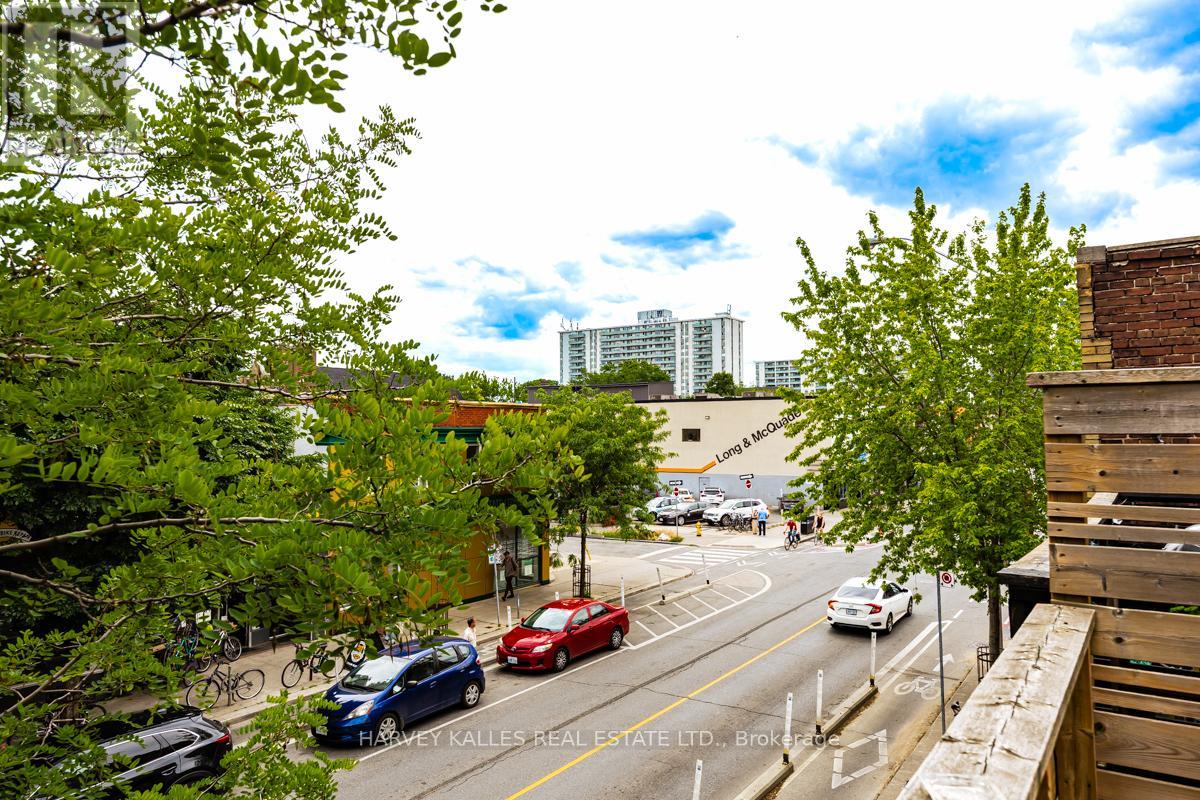 Upper - 910 Bloor Street W, Toronto, Ontario  M6H 1L1 - Photo 11 - W13466090