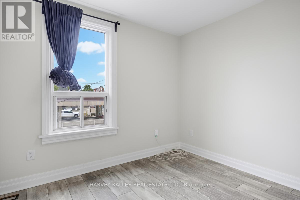 Upper - 910 Bloor Street W, Toronto, Ontario  M6H 1L1 - Photo 7 - W13466090