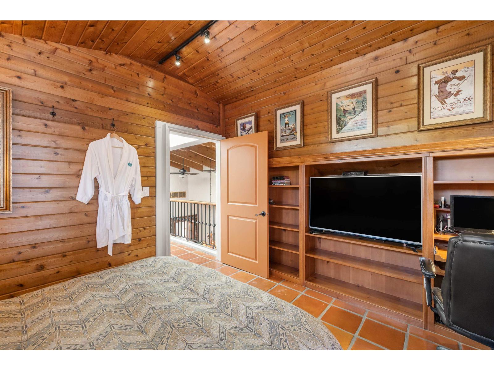 3080 Mcbride Avenue, Surrey, British Columbia  V4A 3H1 - Photo 32 - R3139657