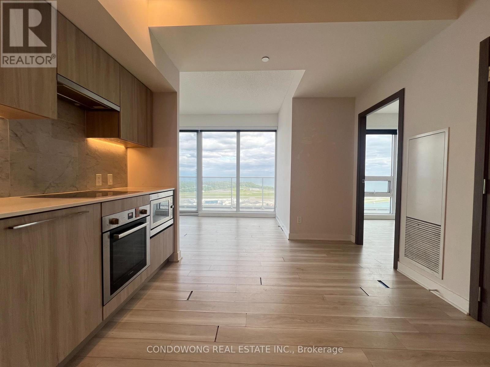 3811 - 19 Bathurst Street, Toronto, Ontario  M5V 0N2 - Photo 1 - C13491570