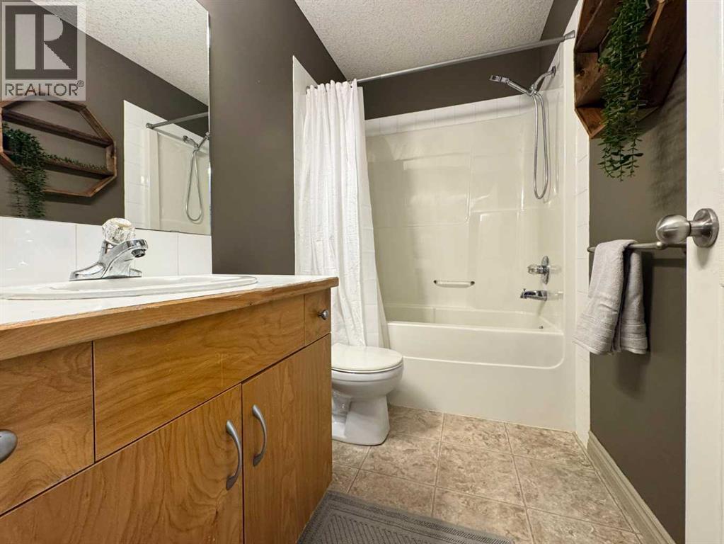 2 Riverbrook Close W, Lethbridge, Alberta  T1K 7P2 - Photo 32 - A2298066