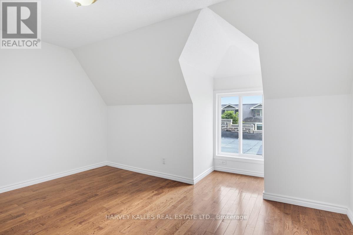 Upper - 916 Bloor Street W, Toronto, Ontario  M6H 1L1 - Photo 15 - W13447004