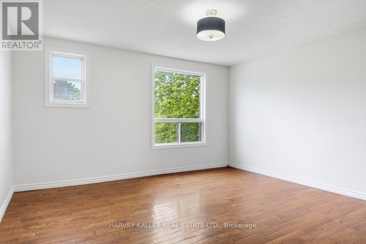 Upper - 916 Bloor Street W, Toronto, Ontario  M6H 1L1 - Photo 8 - W13447004