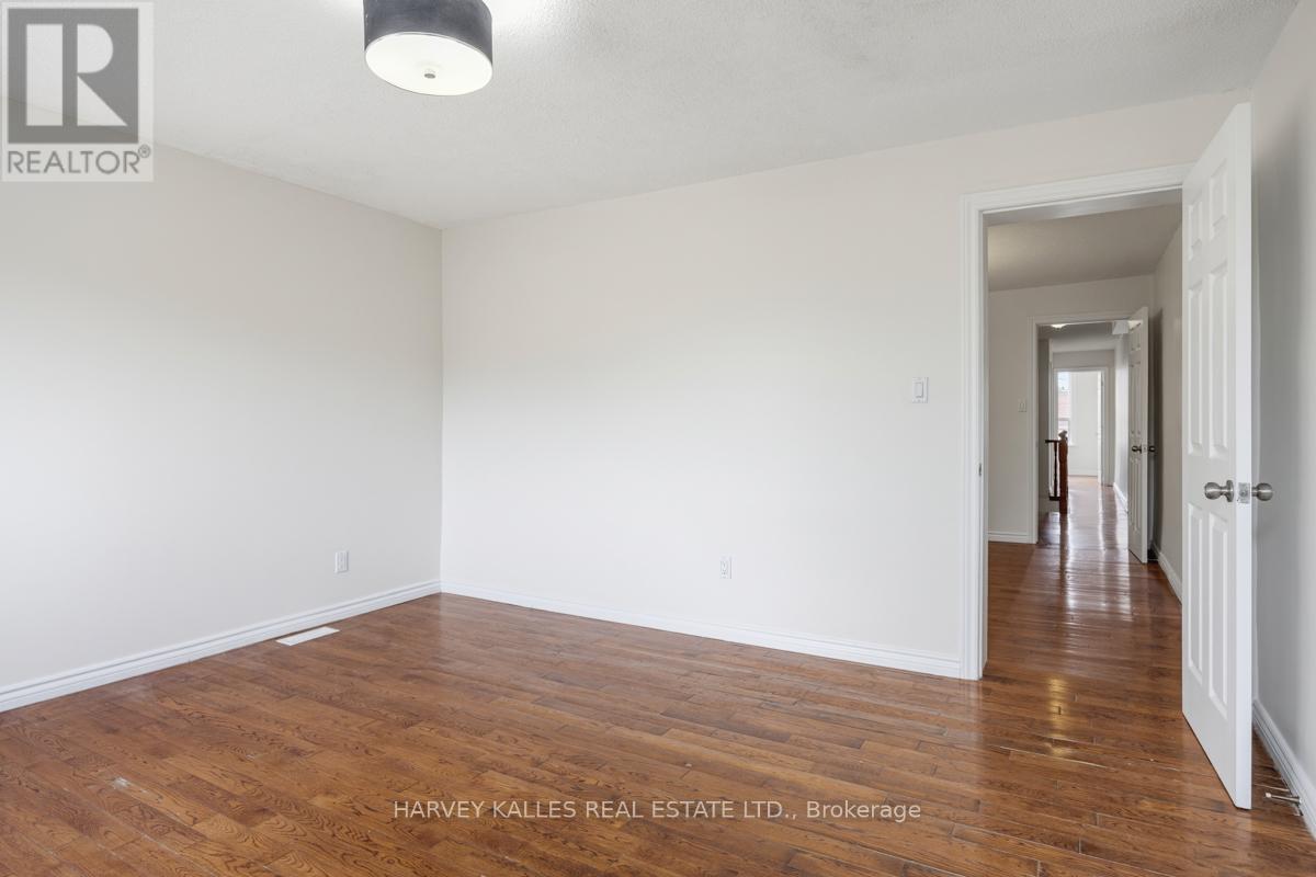 Upper - 916 Bloor Street W, Toronto, Ontario  M6H 1L1 - Photo 9 - W13447004