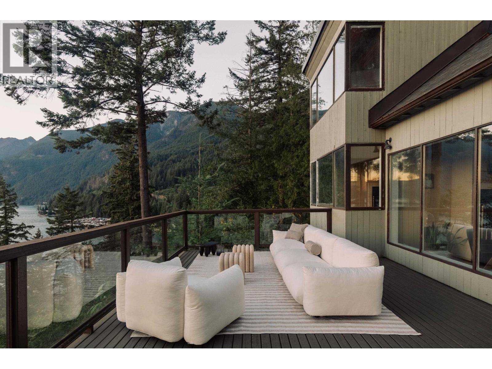 8595 Ansell Place, West Vancouver, British Columbia  V7W 2W3 - Photo 17 - R3140050
